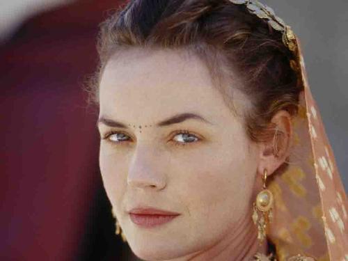 gladiator - the princes ....the one who shows sympathy to gladiator all times....looking beautiful in this picture