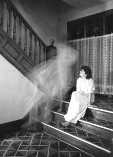 Its a Fake.....! - This pic is Fake which is prove by the Ghost Hunters...!