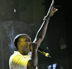 akon - akon online performing live