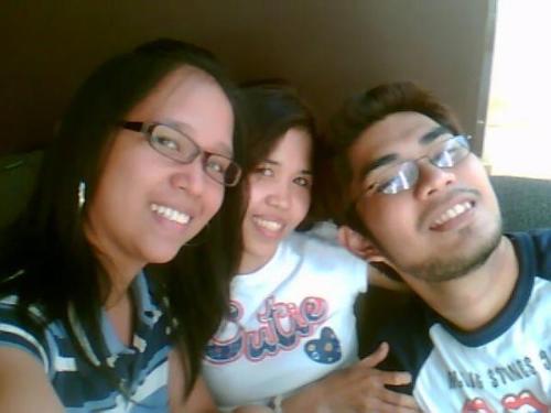 Me and my best buds at work... - This was taken at Starbucks with two of my best buddies at work Myles and Zai.. Aren't we all gorgeous! lols!