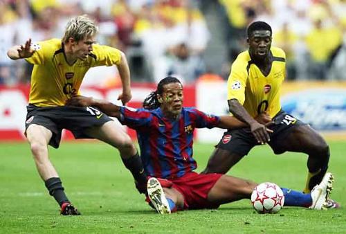 what is he doing - what ronaldinho is doing
