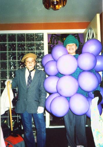 Halloween 2006 - My two daughters at Halloween in 2006.