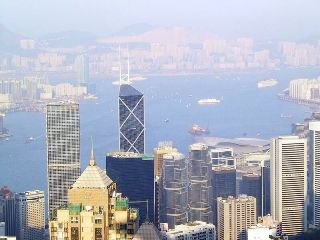 A forest of cement - Serious air pollution, sense of being pressed tight are what many people feel here. This is Hong Kong, a modernized, crowded with tall buildings city next to China. How do you feel if you are living in such an enviroment.
