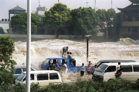 tsunami1 - another pic of tsunami