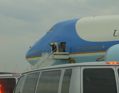 air force one - This is a picture of Air Force One, when President Bush came to Atlanta.