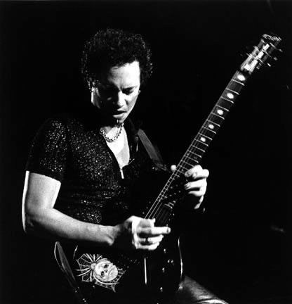 Kirk Hammett - Kirk Hammett playing a solo