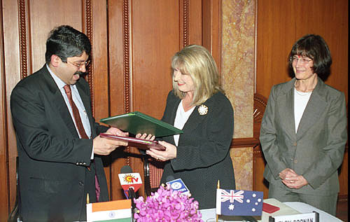 Dayanidhimaran - Dayanidhi maran with Austraian senator and minister for communiations and information technology
