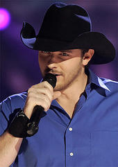 Chris Young - Isn't he just georgeous!!