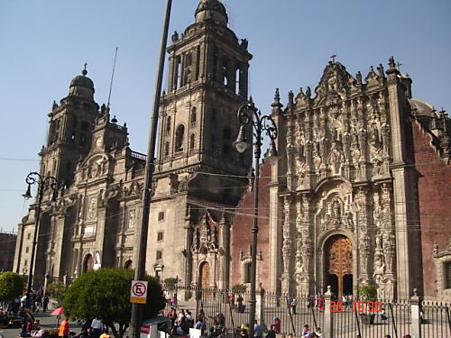 Catedral de Mexico - is a grandiose building that i think is worth to visit it!