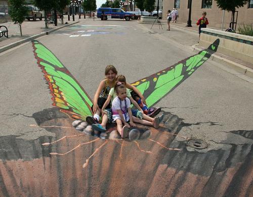 3d Amazing Street Arts, Drawings on Street with th - 3d Amazing Street Arts, Drawings on Street with the Colour Pencils