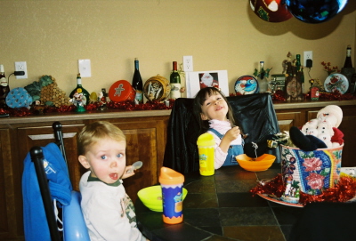 kids eating - My kids sitting at the table, eating breakfast.