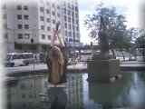 Eu nessa cena ridícula,em plena Candelária!!! - Essa foi na excursão da escola,dia muito feliz!!!