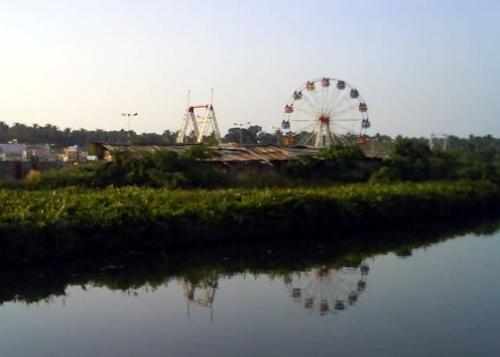 Carnival - SEe the giant wheel in our carnival