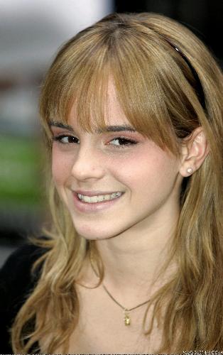 Emma watson - The hermoine of Harry potter - Emma watson - The hermoine of Harry potter at the driving lesson premeire.