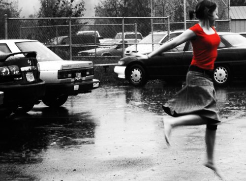 danicng in the rain - why most people like to dnace in the rain?