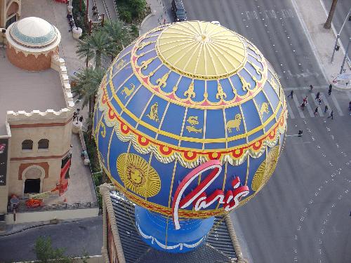 Las Vegas Paris casino balloon - A different perspective on the Paris casino balloon - from the 'Eiffel Tower'