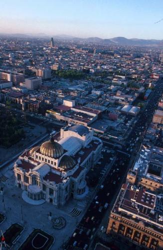 Mexico City at night - I wish I can be on top of the same building facing the same spot in the image