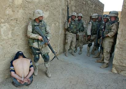 American Troops in Iraq - American Troops in Iraq spreading democracy American Troops in Iraq - American Troops in Iraq spreading democracy