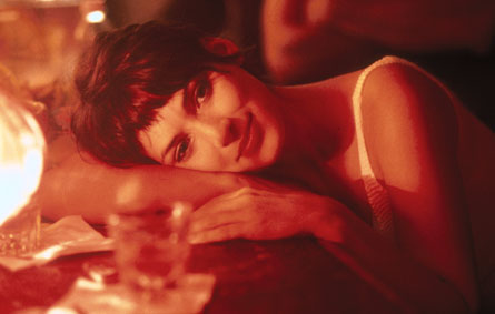 Autumn in New York Pictures -  An man gets an unexpected lesson in love and life from a much younger woman in this romantic drama. Will Keane (Richard Gere) is a wealthy 50-year-old restaurant tycoon who has a knack for wooing beautiful women, but is unable to commit to a lasting relationship. On day Will meets a beautiful woman in her early-20s named Charlotte Fielding (Winona Ryder); he turns on the charm in an effort to impress her, and soon the two are having an affair. But what Will thought would be a brief, casual fling proves to have far deeper repercussions when he learns that Charlotte is suffering from a serious illness and does not have long to live. Autumn in New York was directed by actress-turned-filmmaker Joan Chen and co-stars Anthony LaPaglia, Elaine Stritch, and Jillian Hennessy.