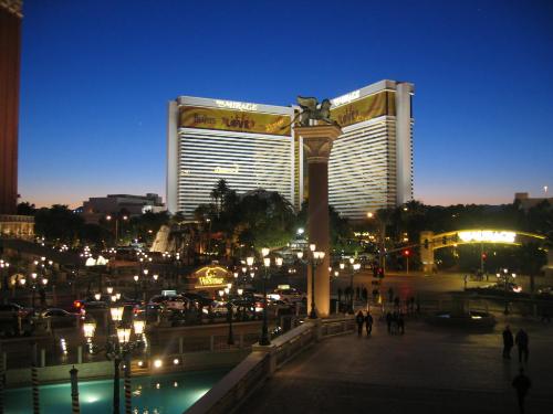 hi - just like to share this pic from vegas
