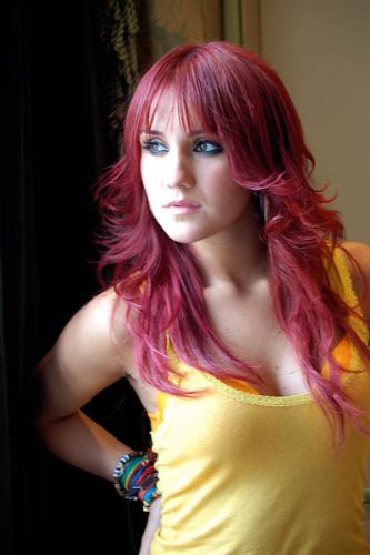 cool - wooow she'i beautiful