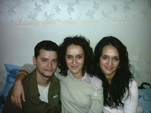 In this picture are two friends of mine,that are d - In this picture are two friends of mine that are diabetics.They are very funny and like to live their life.They are an couple now:that boy and that girl from this picture are diabetics.They love very much one of each other and they forget their ill,because they have learned to love their life just like it is.