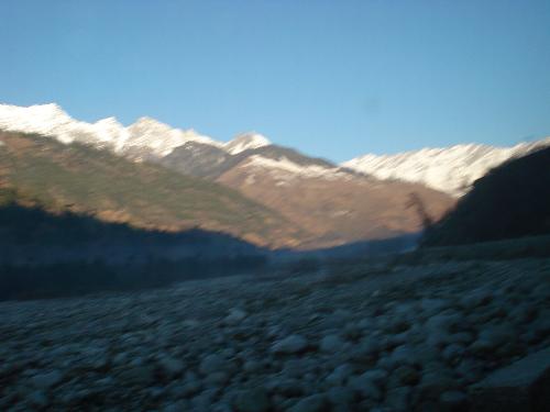 Snow capped mountains - This is a picture of the incredibly beautiful himalayan mountain ranges