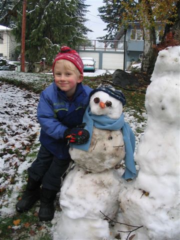 Quick snowman...before it melts... - Two cuties in the meager snow..