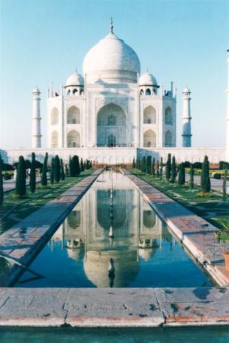 Taj mahal - This is Taj Mahal,one of the previous wonders.It is situated in India and is very beautifull.Its reflection can be felt in the lake in front of it.