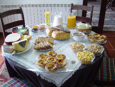 Breakfast - Here's what a traditional portuguese breakfast looks like, enjoy ;)