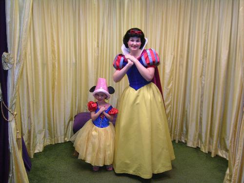 snow white - snow white at disney world