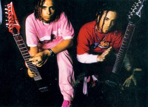 the 7 string ibanez brothers - munky and head