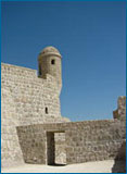 bahrain fort - the old ruins of the grand fort once built by the portuguese bahrain fort - the old ruins of the grand fort once built by the portuguese