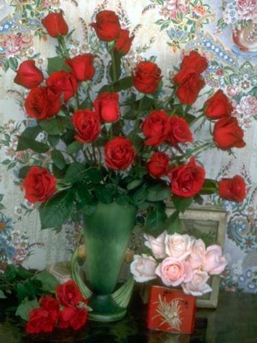 rose - rose represents love