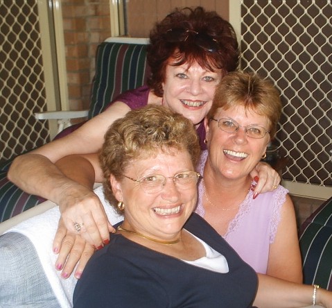 Me with Kaye & Lori - This was taken Xmas 2006 when my friend Lori came to visit us from Canada. My other friend in the pic is Kaye who lives nearby. She is a laugh a minute!