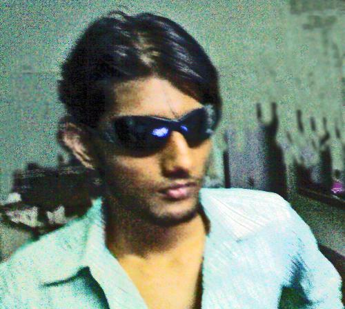 me green me! - again photoshop comes into play. Took this photo at my house, from my friend's sony ericsson w700i. Damn cool phone.