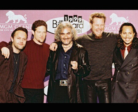 s&m - The old line up of the band with former member Jason Newsted posing along with Michael Kamen from the San Fransico Symphony.