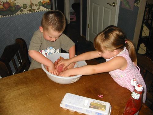 The kids mixing my meatloaf! - Mixing