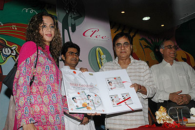 jagjit singh launches his new album - jagjit sing at his new album launch party