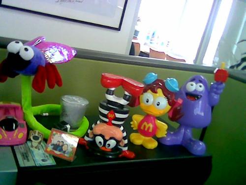 desktop friends - these friends keep me sane at work. got them from the infamous mcdonald's happy meals. gotta love them. =)