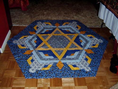 Patchwork and quilting - Star of David, english paper pieced quilt