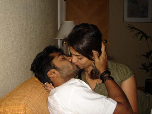 simbhu nayanthara KISS real!!! - the kiss!!! simbhu nayanthara kiss in a hotel!!!