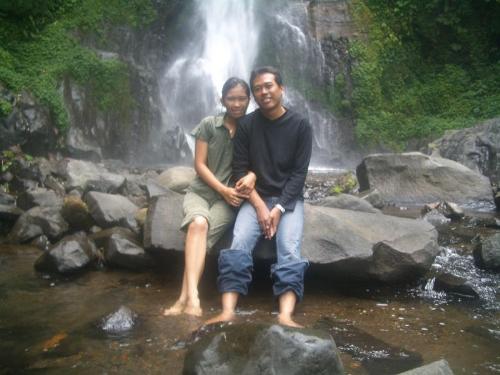 Me n Bunny - This is me and my bunny`s picture when im going to bali at January 2007. its take on Gitgit waterfall. beautifull moment for me :)