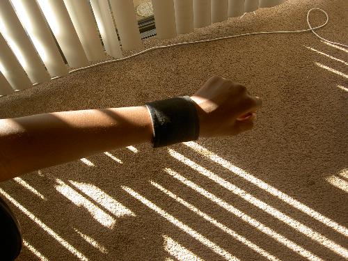 Pink felt wristband w/skull - the other side of the wristband