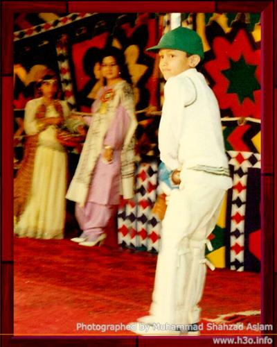 atif aslam - atif on stage 4 the 1st time