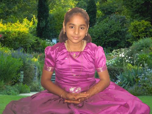 thts my lil dotter - gr8 one isnt it. the pic was taken on a happy day