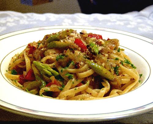 Hazelnut pasta - Healthy pasta, not what I&#039;m looking for in recipes, but it sure looks good :)