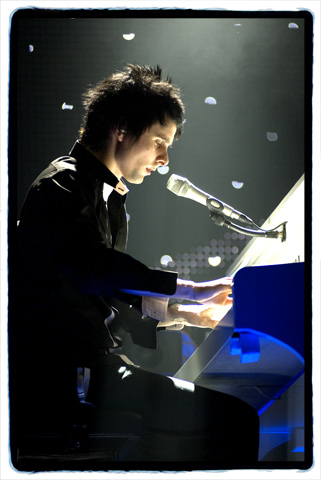 matthew bellamy - matthew bellamy playing piano