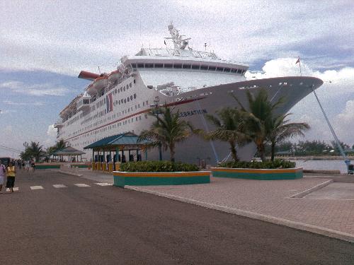 carnival cruise ship - carnival cruise ship (celebration) in the bahamas