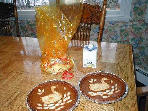 Pumpkin Pie - Pumpkin Pie with Bourbon Swan Pie Crust Decorations